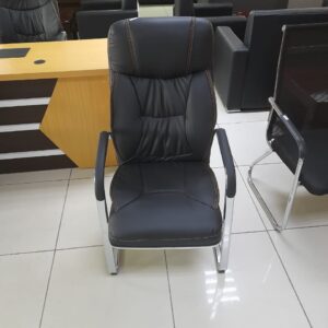 Comfy Leather Visitor seat