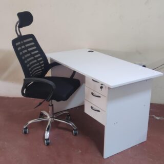 0.9M office desk
