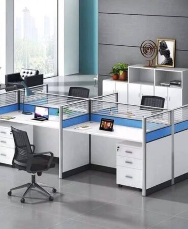 4 seater modular workstation