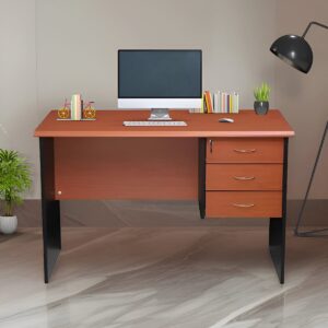 Advanced 1.4m desk