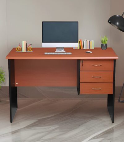 Advanced 1.4m desk