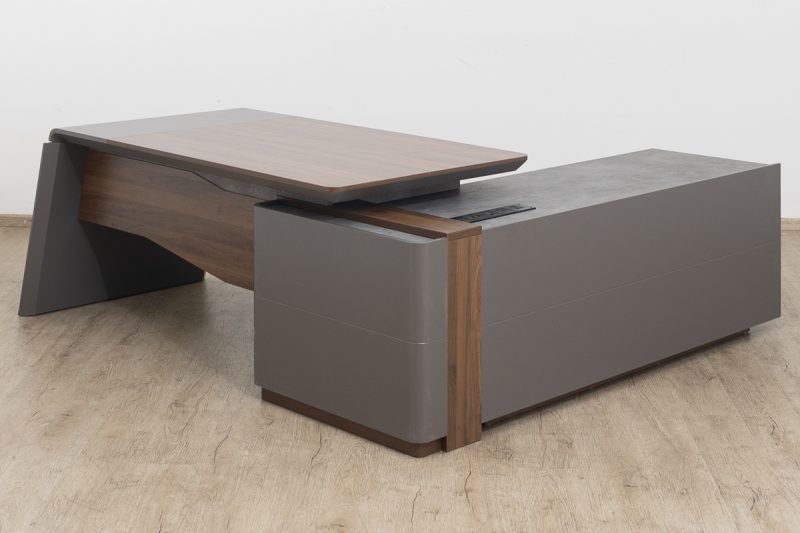 Director's Office Desk - Image 3