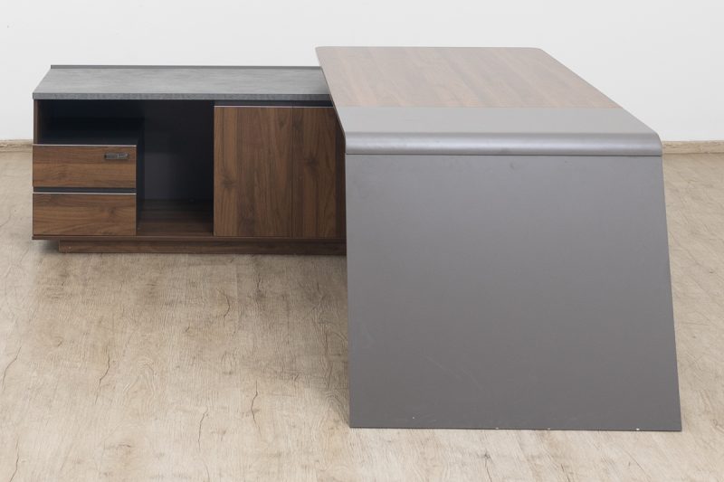 Director's Office Desk - Image 7