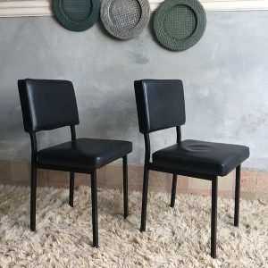 Black stackable office visitor seat