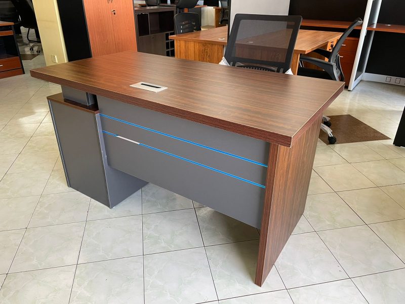 Desk 1200mm – CR 1222