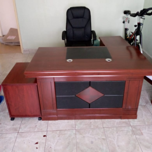 Executive desk 1400mm