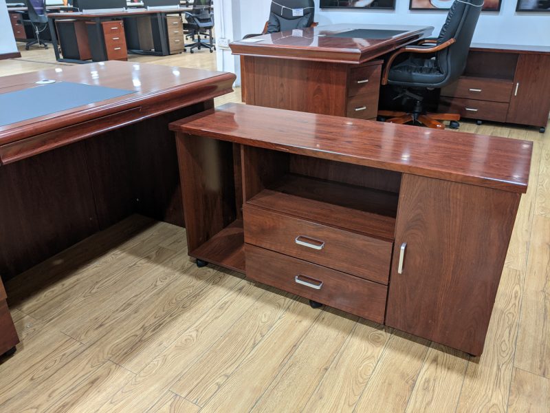 executive desk -1400mm - Image 3