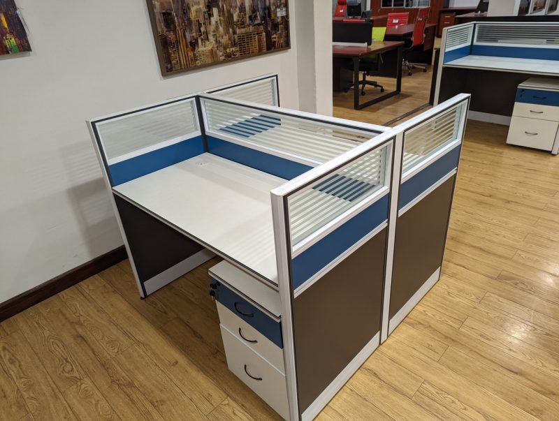 Two way workstation