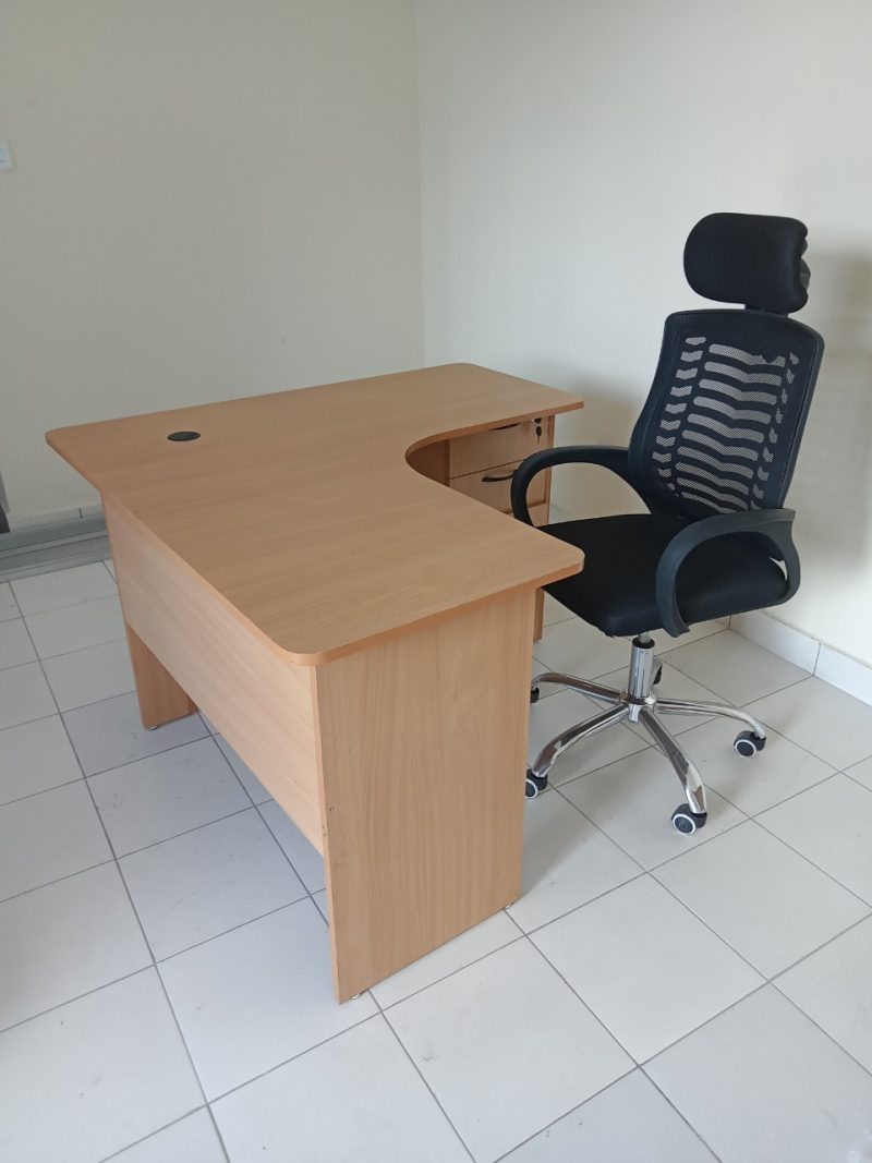1.2m curved office desk