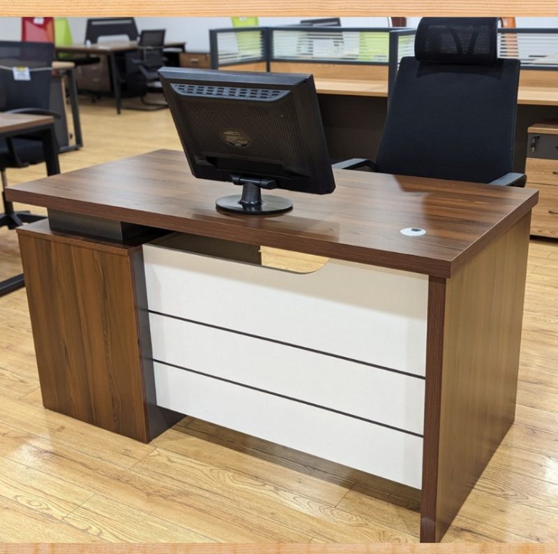 1200mm straight executive office desk - Image 2
