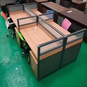 4-way office workstation
