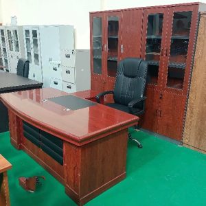1.6 meters executive office table